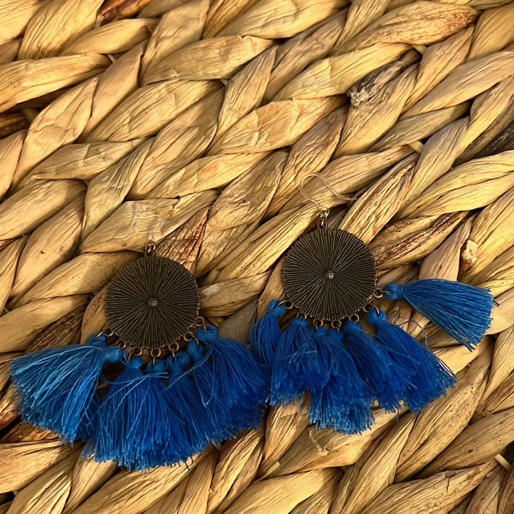 Earings - Picture 2 of 2